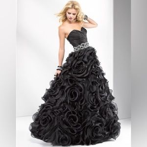 Flirt by Maggie Sottero Ruffled flare corset ballgown dress 8.